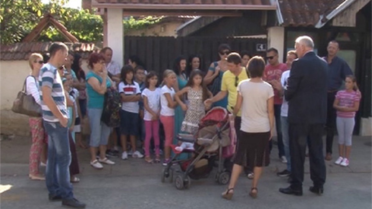 661348_vranje-44-nezadovoljni-oditelji-i-djaci--foto-v-pesic