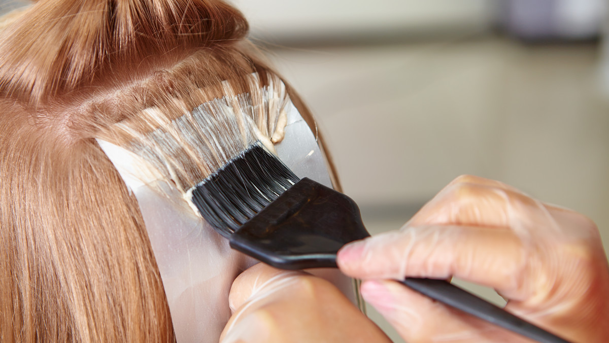 Dekoloryzacja włosów w domu.. Jakie produkty wykorzystać?