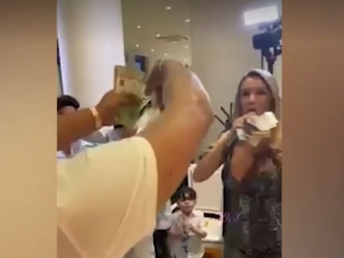 Ko je pevačica koja je za refren uzela 5000 evra