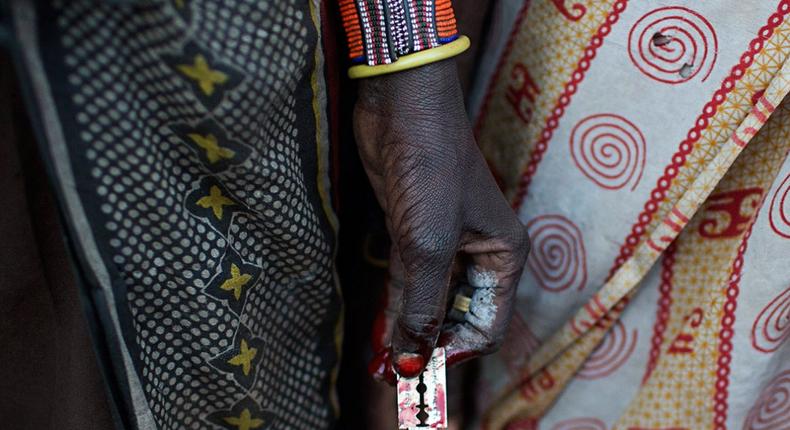 Les mutilations génitales féminines/africanationalwomenorganisation