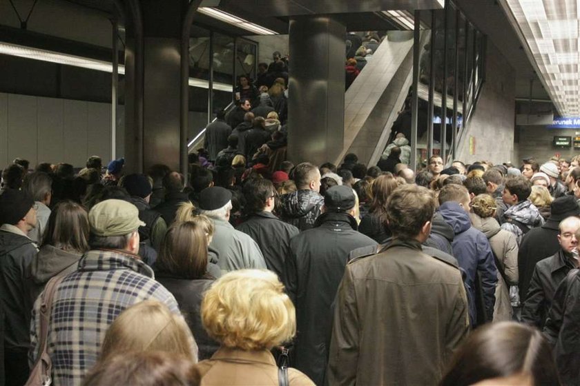 Armagedon w centrum Warszawy. Zamknęli metro