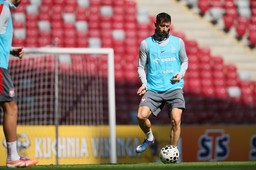 barcelona chce zatrzymać lewandowskiego. jest tylko "jedno ale"