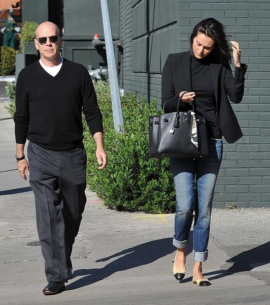 Bruce Willis i Emma Heming na ulicy w Santa Monica