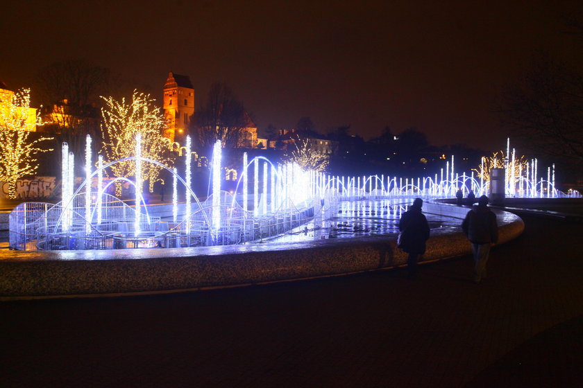 W Święta zobacz świąteczną iluminację w Warszawie! 