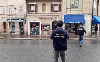 Włochy: Mężczyzna strzelał do imigrantów na ulicach, zranił siedmiu