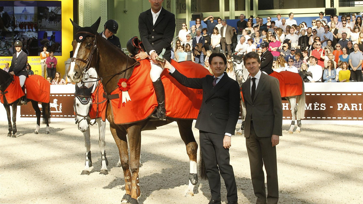 Pod szklanym dachem Grand Palais odbył się najważniejszy konkurs paryskich zawodów jeździeckich Grand Prix Hermes. Ułożony przez Franka Rothenbergera tor przeszkód był niezwykle wymagający. Wśród nich najlepszy był Szwajcar Romain Duguet, który za zwycięstwo otrzymał 132 tysiące euro.