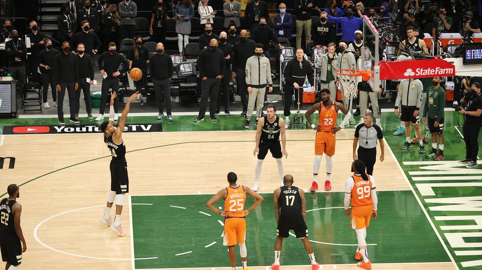 Finał NBA: jak prezentowała się oglądalność rywalizacji Suns — Bucks?