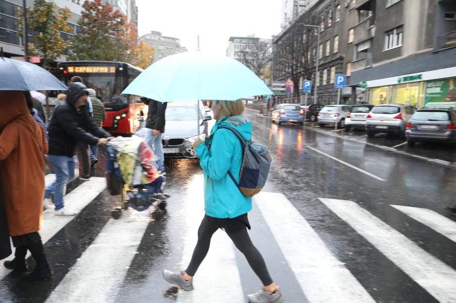 Oko 5., 6., 9., 12.. i 13. septembra očekuju se prolazna naoblačenja sa kišom mestimično ili lokalnim pljuskovima praćenim grmljavinom