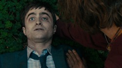 "Swiss Army Man": Daniel Radcliffe jest "pierdzącym truposzem". ZWIASTUN kontrowersyjnego filmu