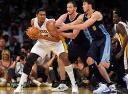 Bynum zaliczył historyczny mecz. Lakers pokonali Nuggets