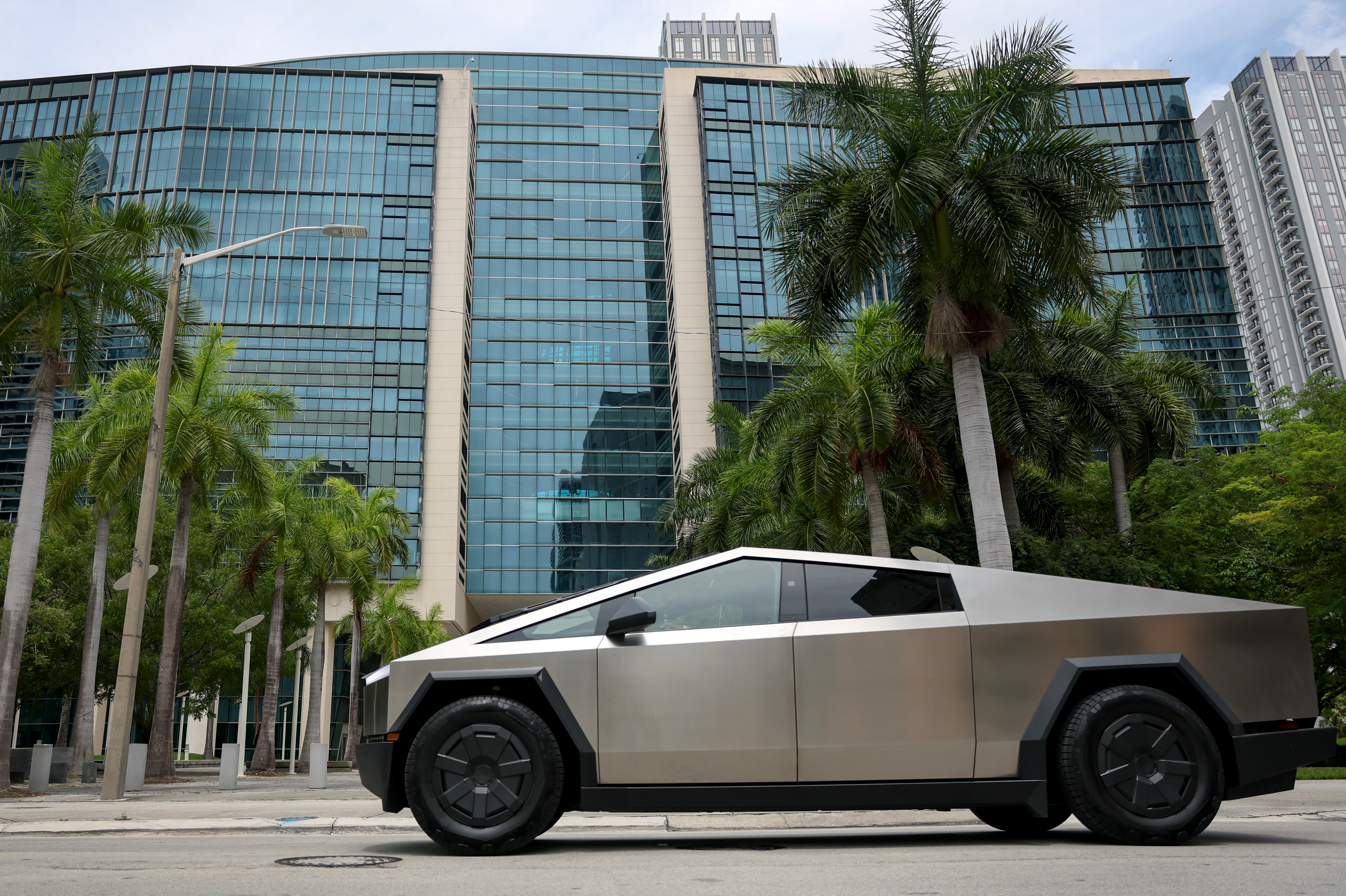 Tesla condannata a pagare 200 milioni per incidente mortale