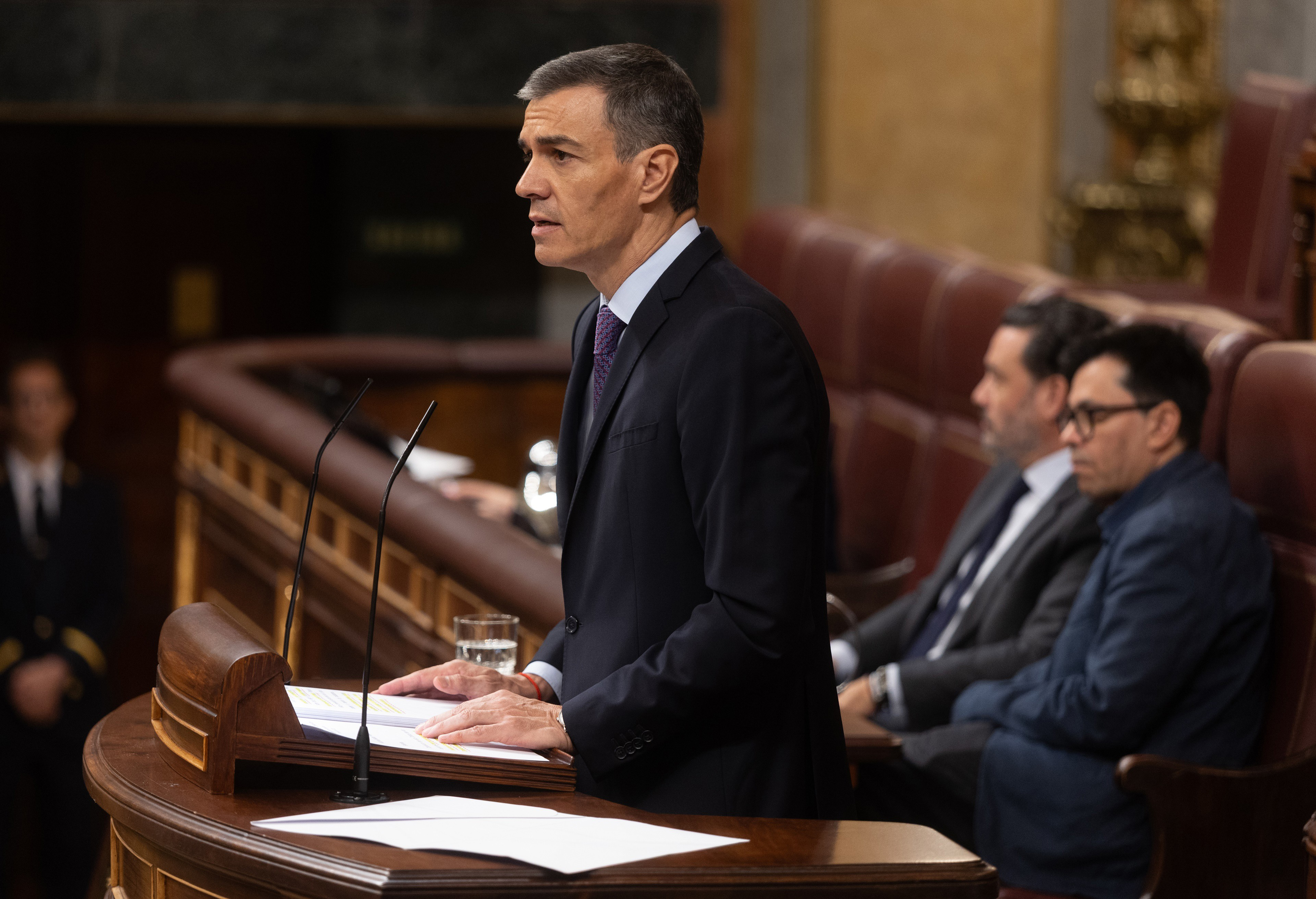 Sánchez muestra su dececpción en el Congreso por confiar en Cerdán y Ábalos