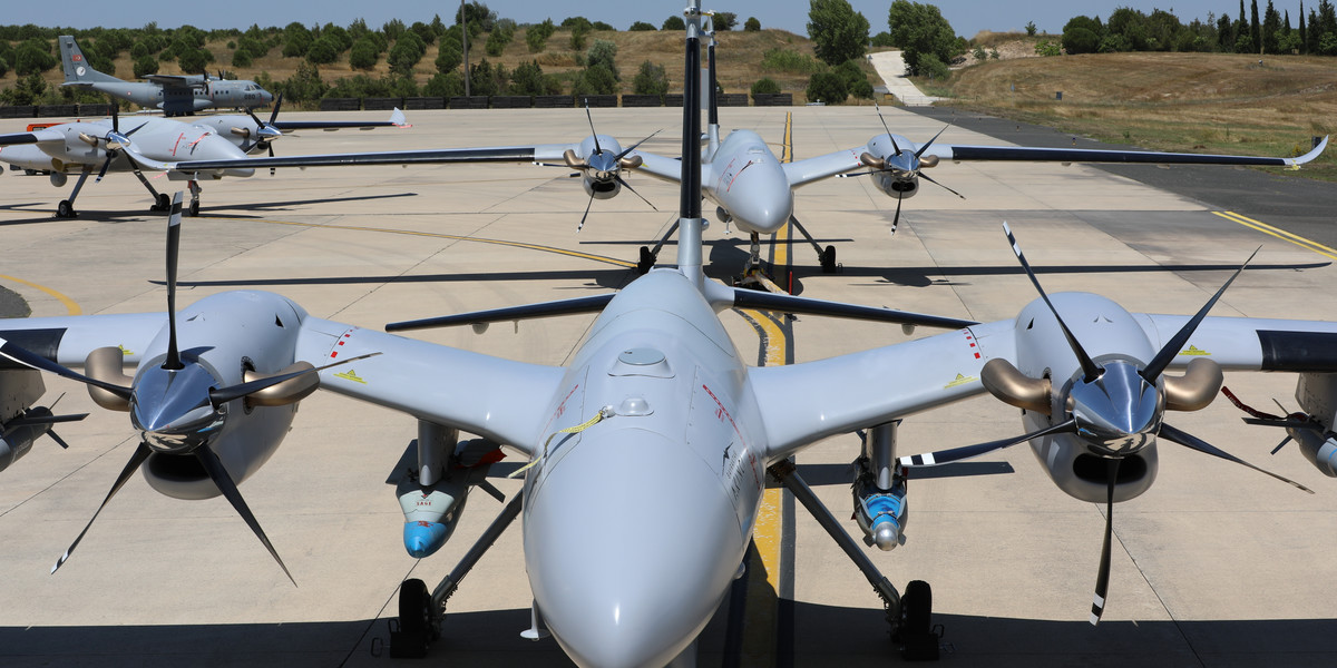 Drony Bayraktar produkowane przez Turcję są jedną z kluczowych broni w wojnie w Ukrainie.