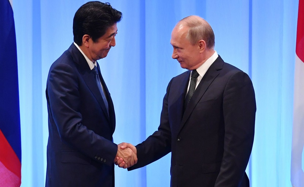 Spotkanie prezydenta Rosji Władimira Putina z premierem Japonii Shinzo Abe na szczycie G20
