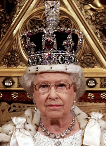 II. Erzsébet királynő gyémántjai még értékesebbek lehetnek - Blikk