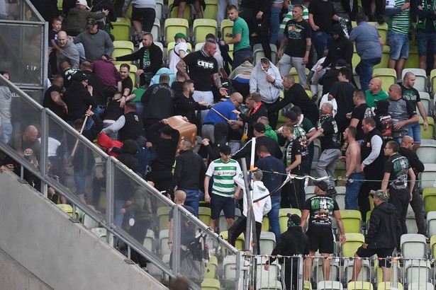 Burdy na stadionie w Gdańsku podczas meczu 1. rundy eliminacji piłkarskiej Ligi Konferencji pomiędzy miejscową Lechią a Akademiją Pandev z Macedonii