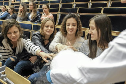 Na politechnikach jest coraz więcej studentek. Inaczej jest we władzach uczelni