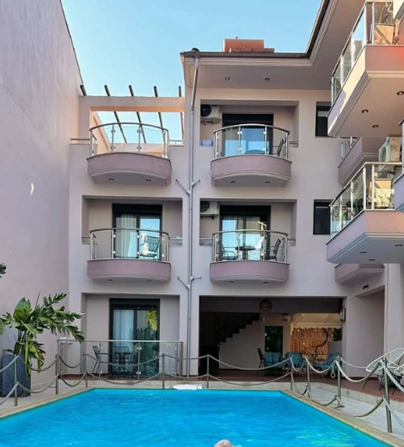 Darko Filipović uživa u hotelu