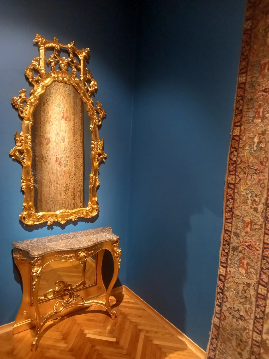 U brojnim ogledalima se ogleda samopouzdanje stvaraoca