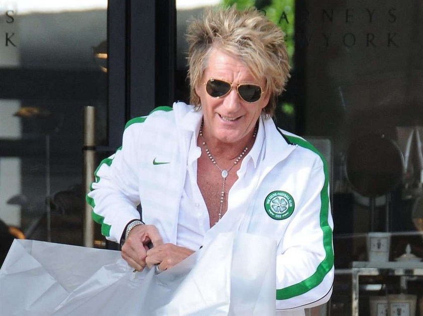 Rod Stewart! Ale się ubrał. O matko!