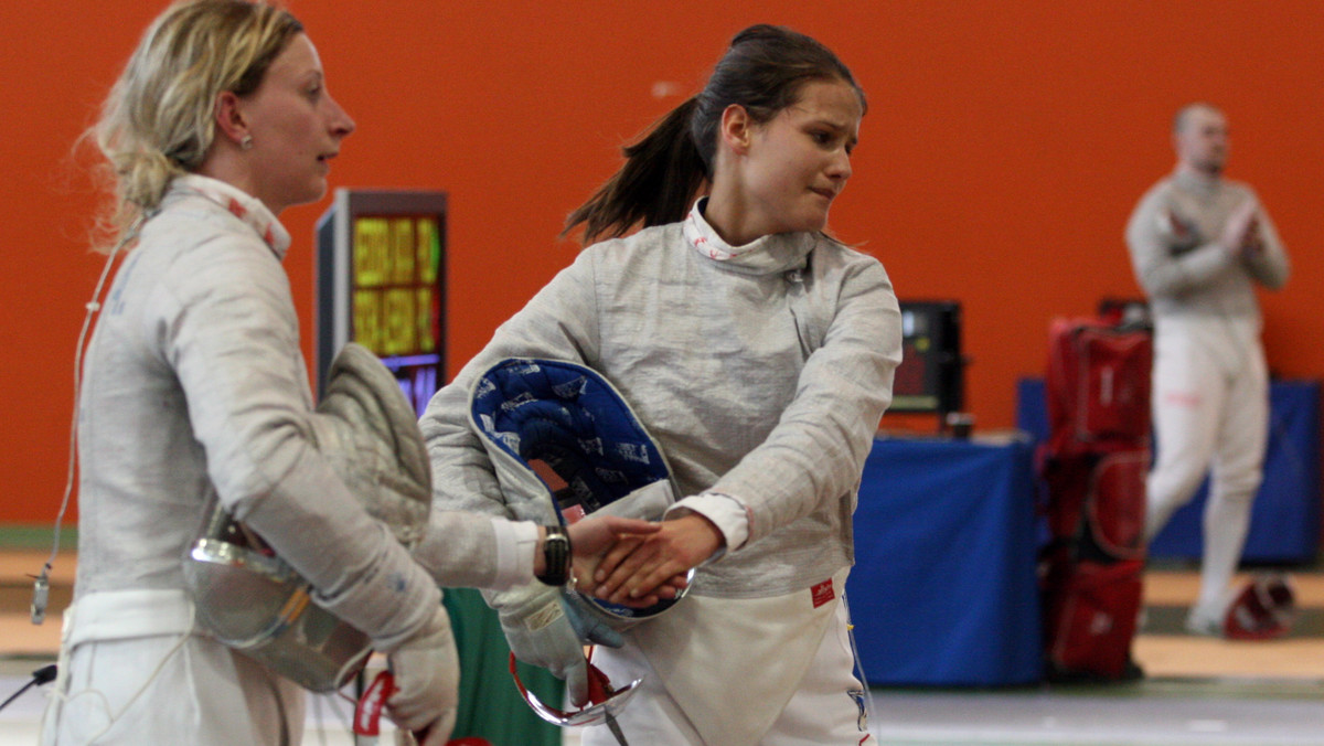 Polskie szablistki w składzie: Irena Więckowska, Bogna Jóźwiak, Aleksandra Socha i Katarzyna Kędziora, pokonały Hiszpanię 45:42 w turnieju drużynowym podczas mistrzostw Europy w szermierce, które odbywają się w Lipsku. W walce o miejsce 5. Polki zmierzą się z Francuzkami.