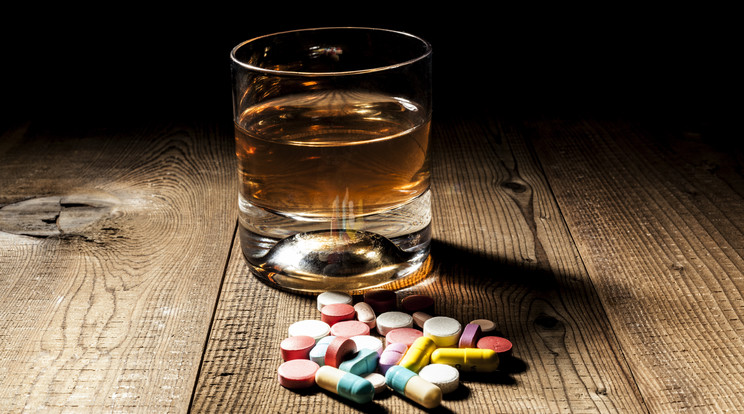 Vannak olyan vitaminok, amelyek italozás előtt  bevéve - vagy rendszeresen szedve - segíthetnek a másnaposság megelőzésében, enyhítésében / Fotó: Shutterstock