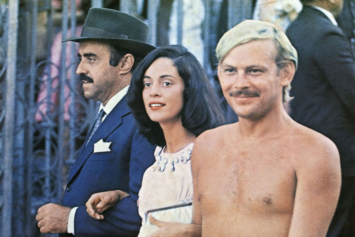 Sonia Braga w filmie "Dona Flor i jej dwóch mężów" (1976)