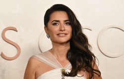 Oscary 2025. Penelope Cruz w kreacji Chanel. Lśniła na czerwonym dywanie