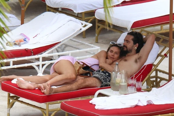 "Muž i ja satima imamo INTIMNE ODNOSE, muškarci obično NE MOGU DUGO, ali ON MOŽE", ni IGRAČKE im nisu strane, ocenila ga DEVETKOM, a bivše načisto SROZALA