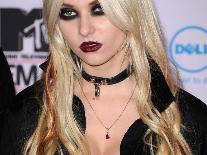 Topielca? Wampir? Nie, to Taylor Momsen