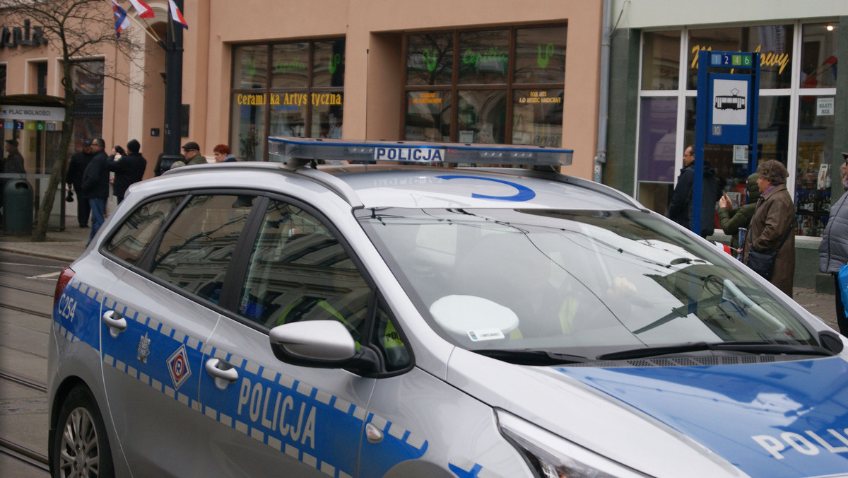 Olsztyn: policjanci pomogli choremu dziecku dotrzeć szybko do szpitala