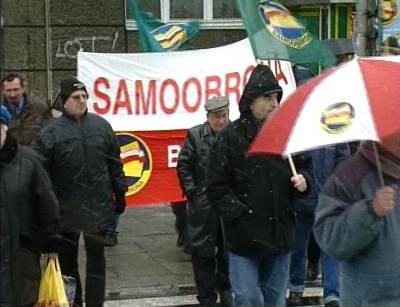 Samoobrona blokowała drogi / 08.jpg