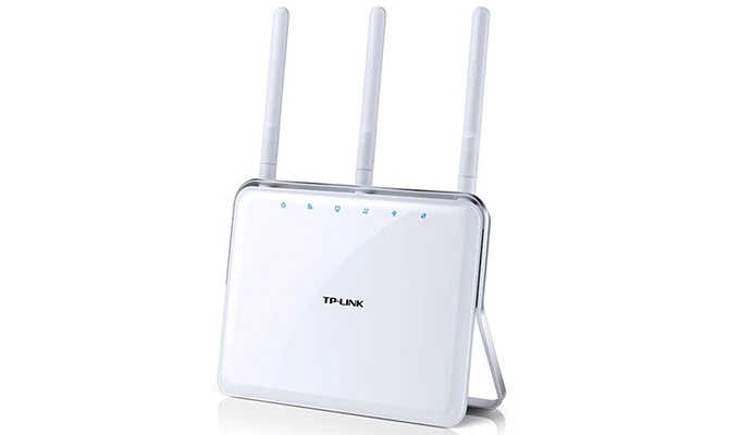 TP-Link Archer C8 - dwuzakresowy router AC1750 z technologią kształtowania wiązki oraz dwoma portami USB. Licznie wspierane funkcje oraz eleganckie wzornictwo sprawią, ze router sprawdzi się w domu bądź małym biurze