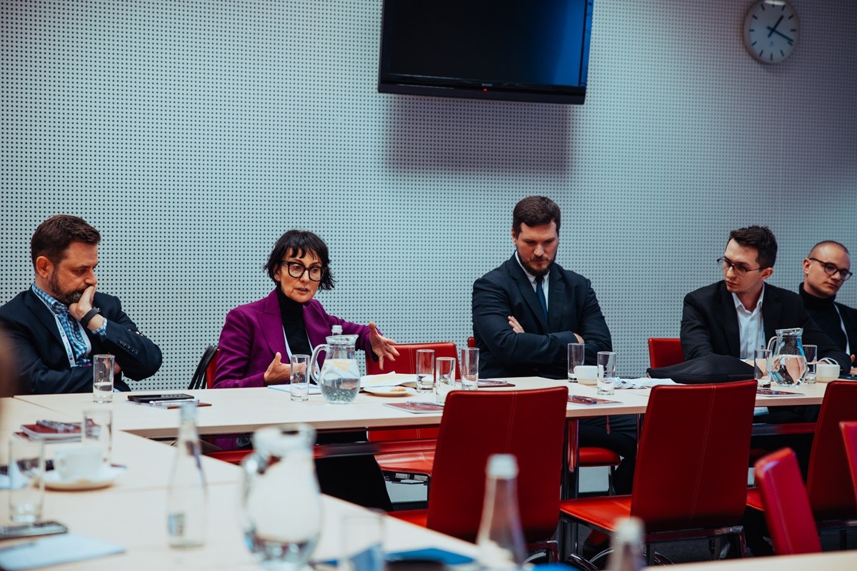 Czysty przemysł, czysty zysk? Jak Europa i Polska mogą wygrać transformację