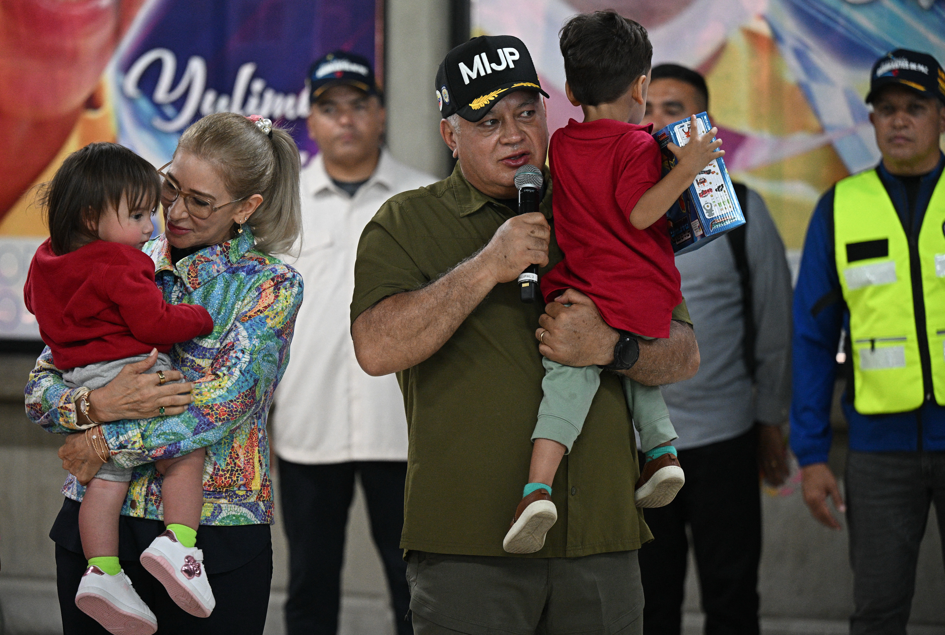 Venezuela rimpatria 7 bambini separati da genitori negli USA