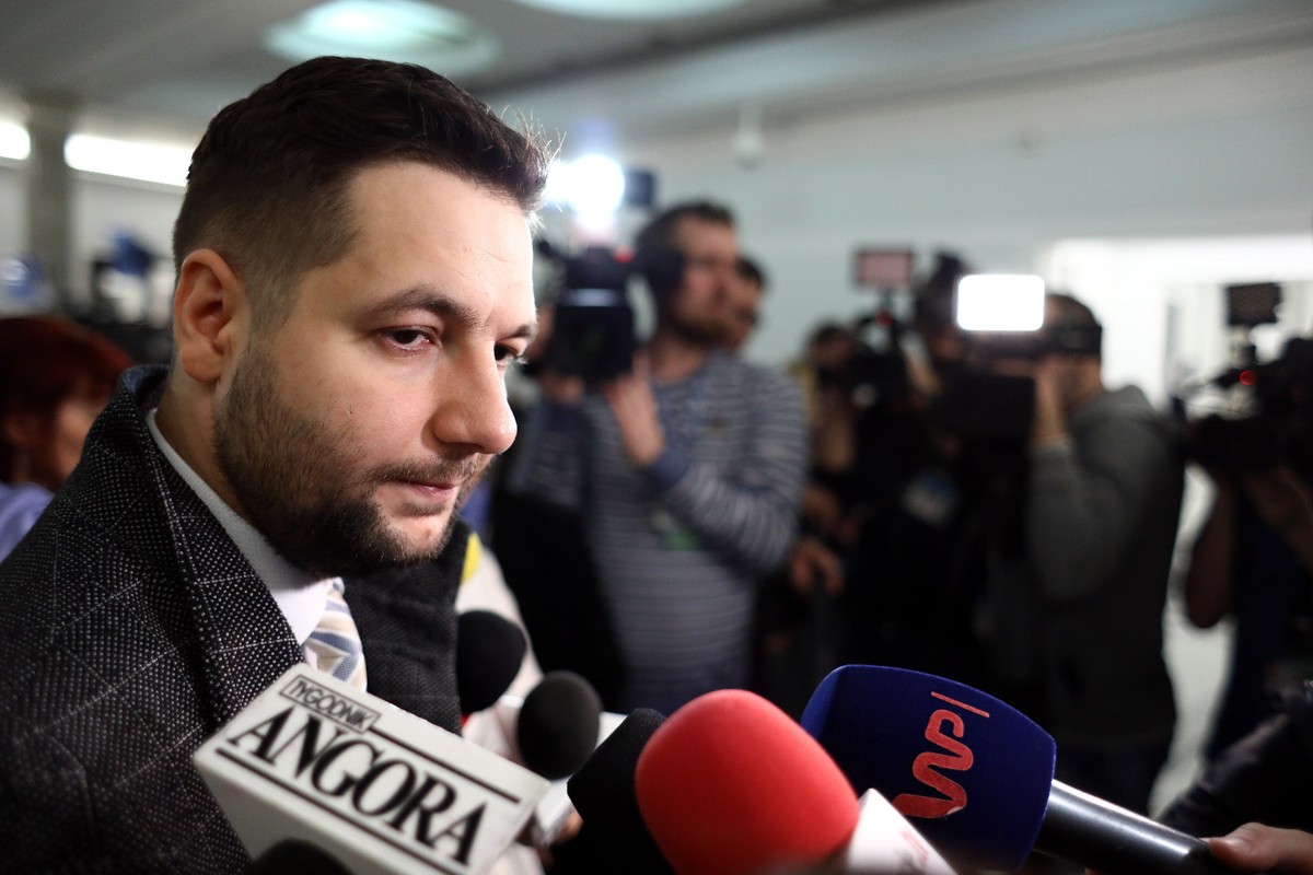 "Na pierwszy rzut oka było widać, że teczka jest wybrakowana". Jaki chce zawiadomić prokuraturę