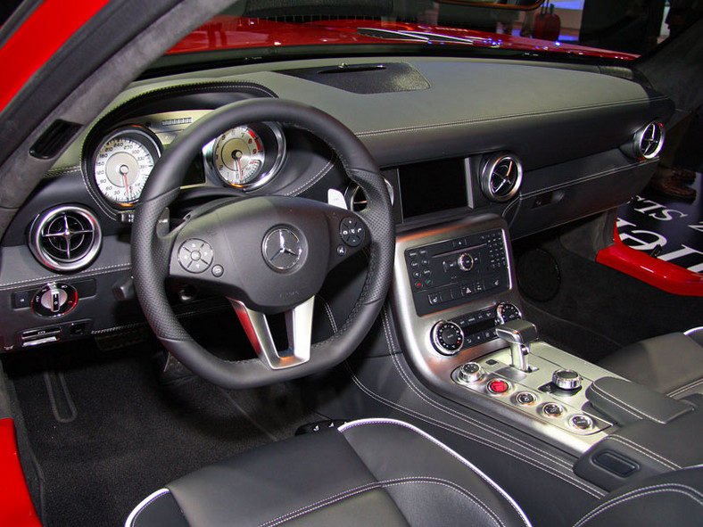 IAA Frankfurt 2009: Mercedes-Benz SLS AMG – Gullwing XXI wieku, pierwsze wrażenia