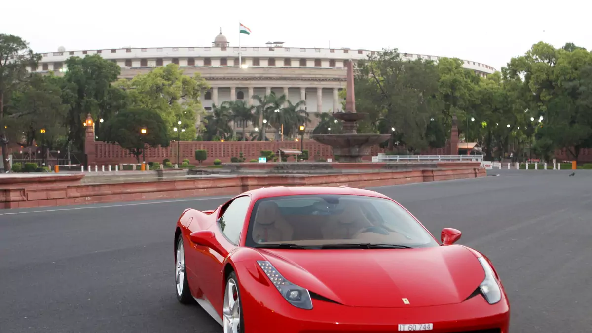 Salon Ferrari w Indiach
