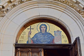 CRKVENI KALENDAR za oktobar 2025. godine: Slavimo Miholjdan, Tomindan, Svetog Luku i jednu od najvećih zaštitnica žena - Svetu Petku