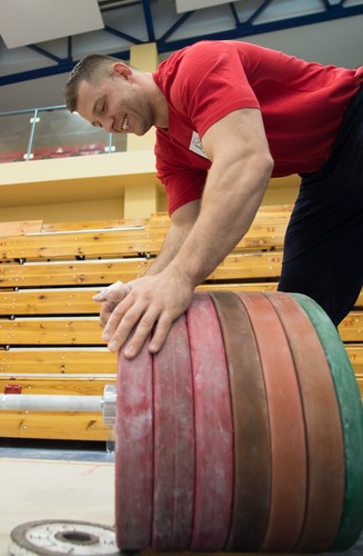 Tak trenują polscy sztangiści. Przerzucają tony żelaza