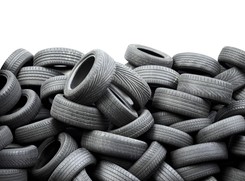 Ropa naftowa zbędna. Polacy opracowali rewolucyjną metodę wykorzystania starych opon