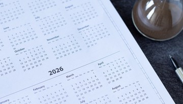 Urlop 2026 – jak z 22 dni zrobić 55 dni wolnego. Kalendarz długich weekendów i świąt