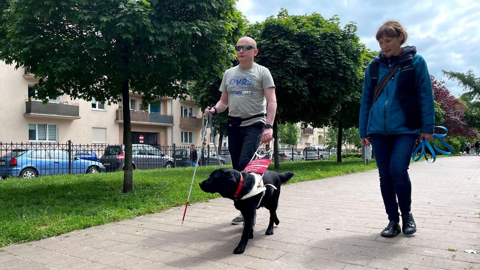 Piotr Ziębakowski z Hildą, psem przewodnikiem fot. Monika Ziębakowska