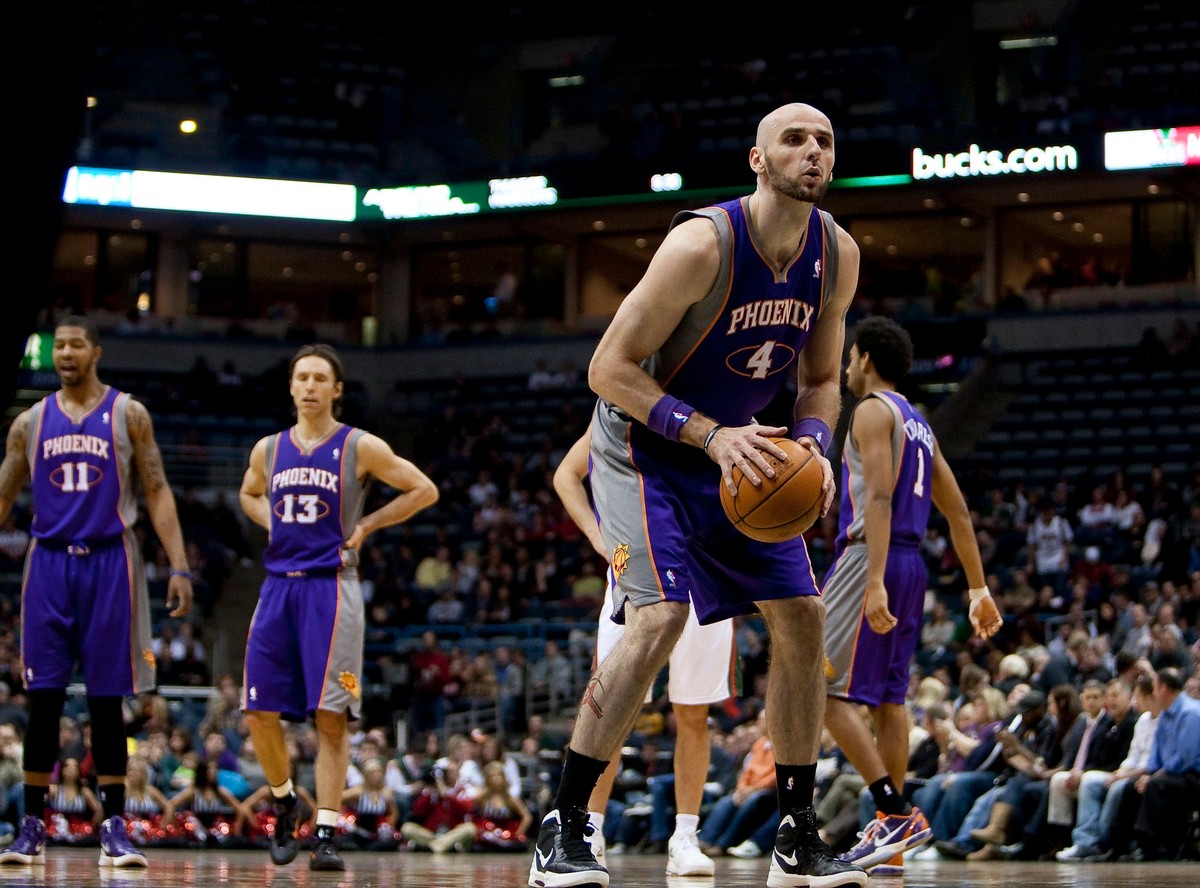 "Double-double" Gortata. Suns lepsi od mistrzów NBA