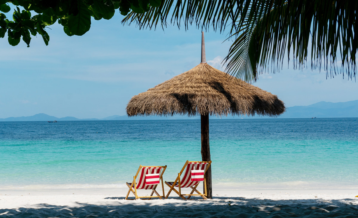 Czy wakacje last minute się opłacają? Okazja roku kontra marketingowy chwyt