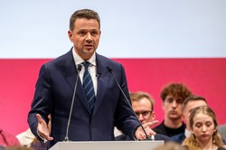 Ile zarobi Rafał Trzaskowski? Podwyżki dla prezydentów, marszałków i burmistrzów