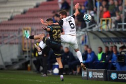 Koszmarny błąd Sołowieja. Pogoń w "10" ograła Puszczę [WIDEO]