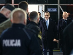 Premier: Zakup śmigłowców to konieczny krok w kierunku modernizacji polskiej policji