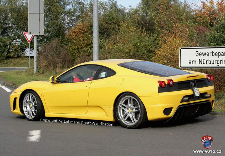 Zdjęcia szpiegowskie: Nowe Ferrari F430 Challenge Stradale