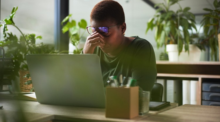 Érdemes nem egyből kutatni az interneten, hogyha beteg vagy. Fotó: Getty Images